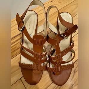 NWOTS Liz Claiborne brown strappy sandal sz 9.5